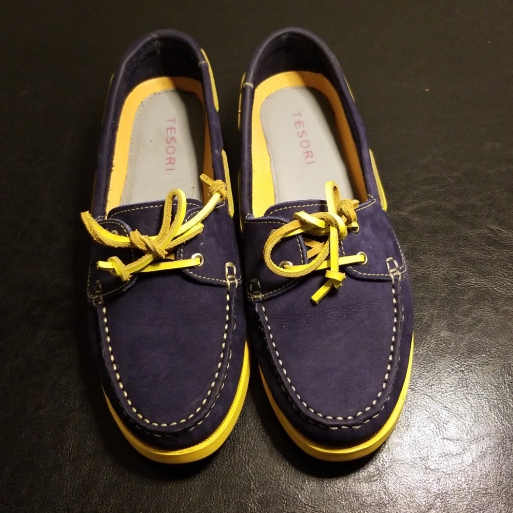 Womens Tesori boat shoe